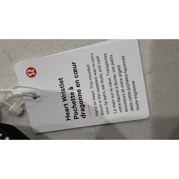 Lululemon Heart Wristlet Pouch Black Valentine's Day NWT - Picture 2 of 4